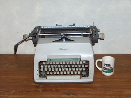 typewriter-mug.jpg